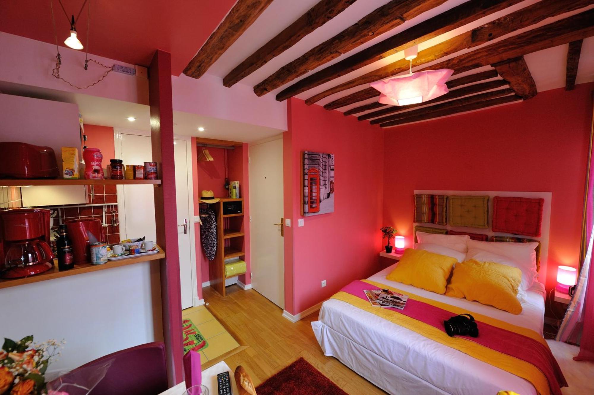 Appartement Les Patios Du Marais 1 *