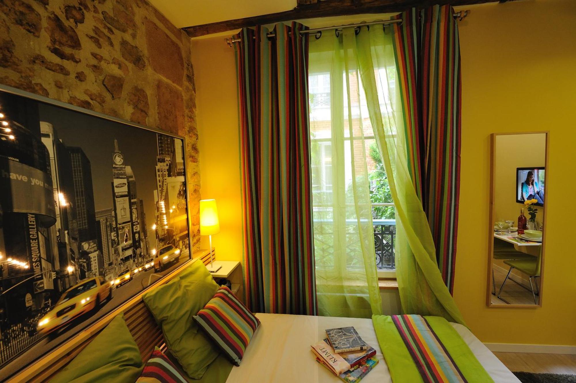 Appartement Les Patios Du Marais 1 *